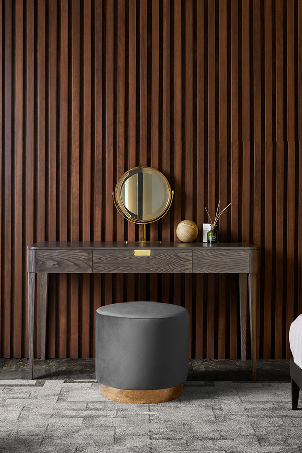 ada dressing table 386